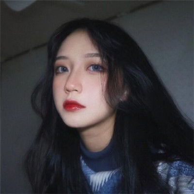 丫头拽翻天：驯服恶魔冷校草